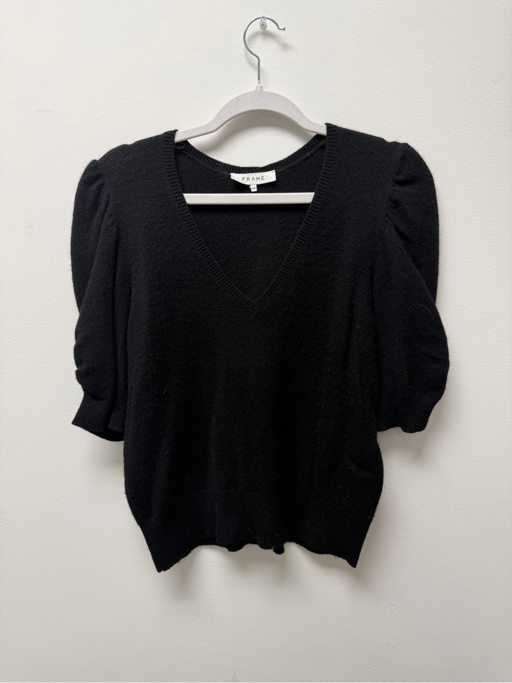 FRAME Black V-Neck Puff Sleeve Knit Top